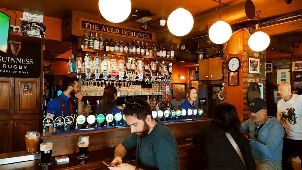 The Auld Dubliner Hotel ภายนอก รูปภาพ