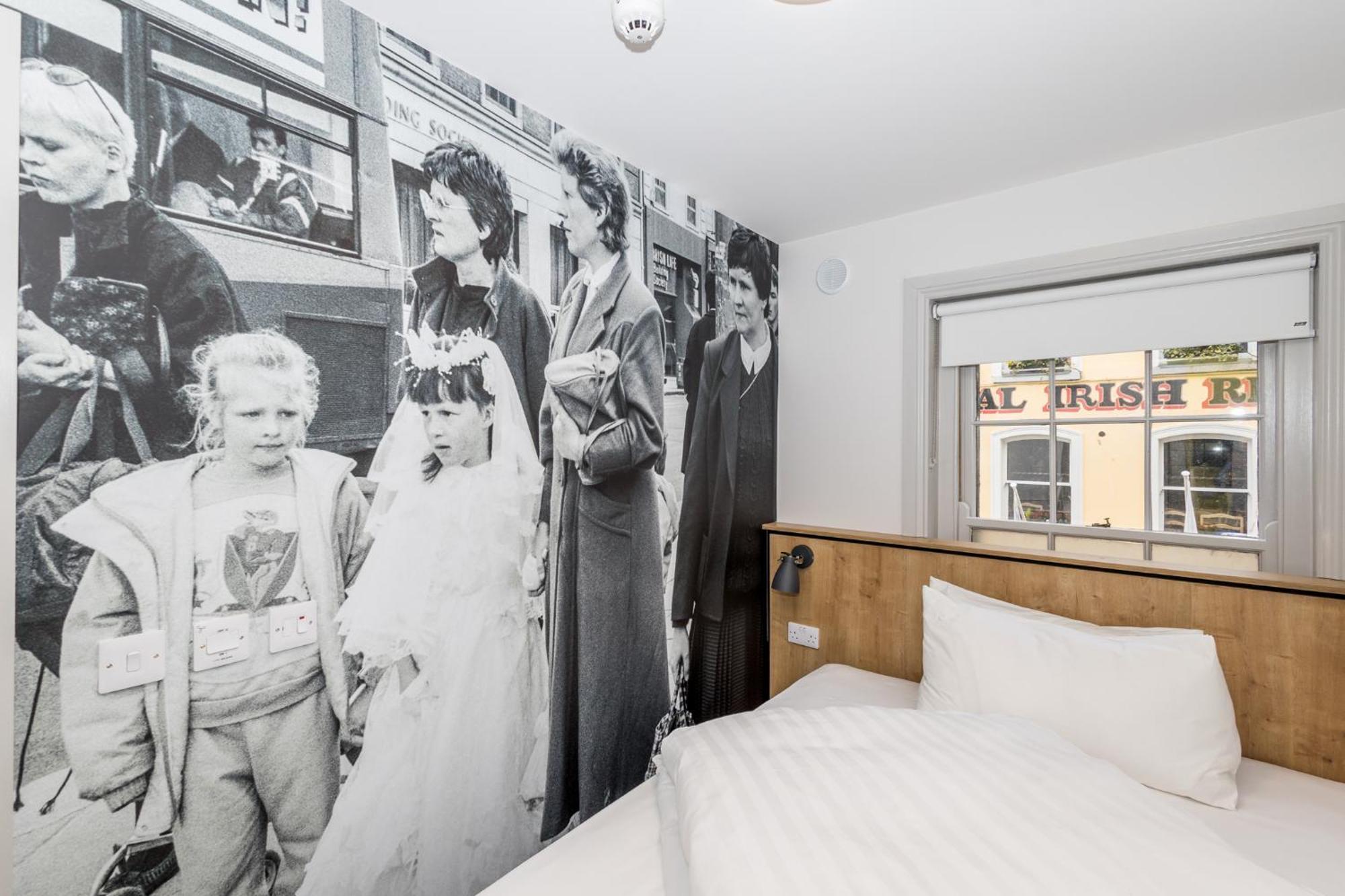 The Auld Dubliner Hotel ภายนอก รูปภาพ