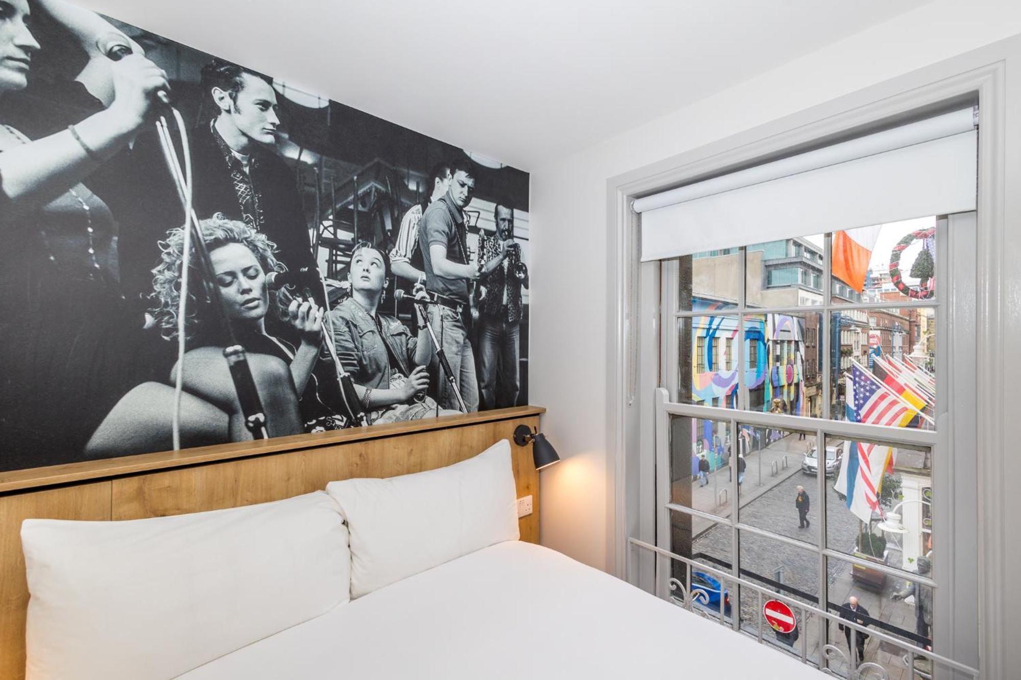 The Auld Dubliner Hotel ภายนอก รูปภาพ